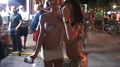 Ein reife sex tube Mann rief eine Prostituierte von einer Prostituiertenagentur an und küsste sie.