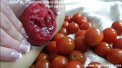 Auf reife frauen kostenlose videos der Straße wirft Mädchen Blondine für Analsex